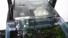 Original Fluval EDGE Außenfilter befüllt mit einem Vorfilterschwamm und Biomax!