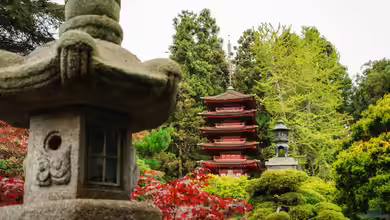 Dekoelemente für einen japanischen Garten - Ruhe, Symbolik und zeitlose Ästhetik im eigenen Grün