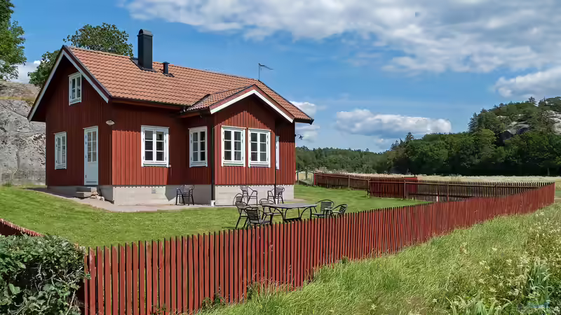 Gemütliches Wohnen im Einklang mit der Natur - Ein schönes Holzhaus mit dem passenden Gartenteich
