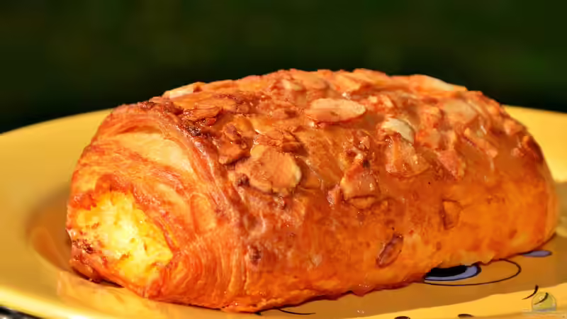 Warum der Bienenstich eigentlich Wespenstich heißen sollte