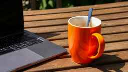 Homeoffice auf Terrasse oder im Garten